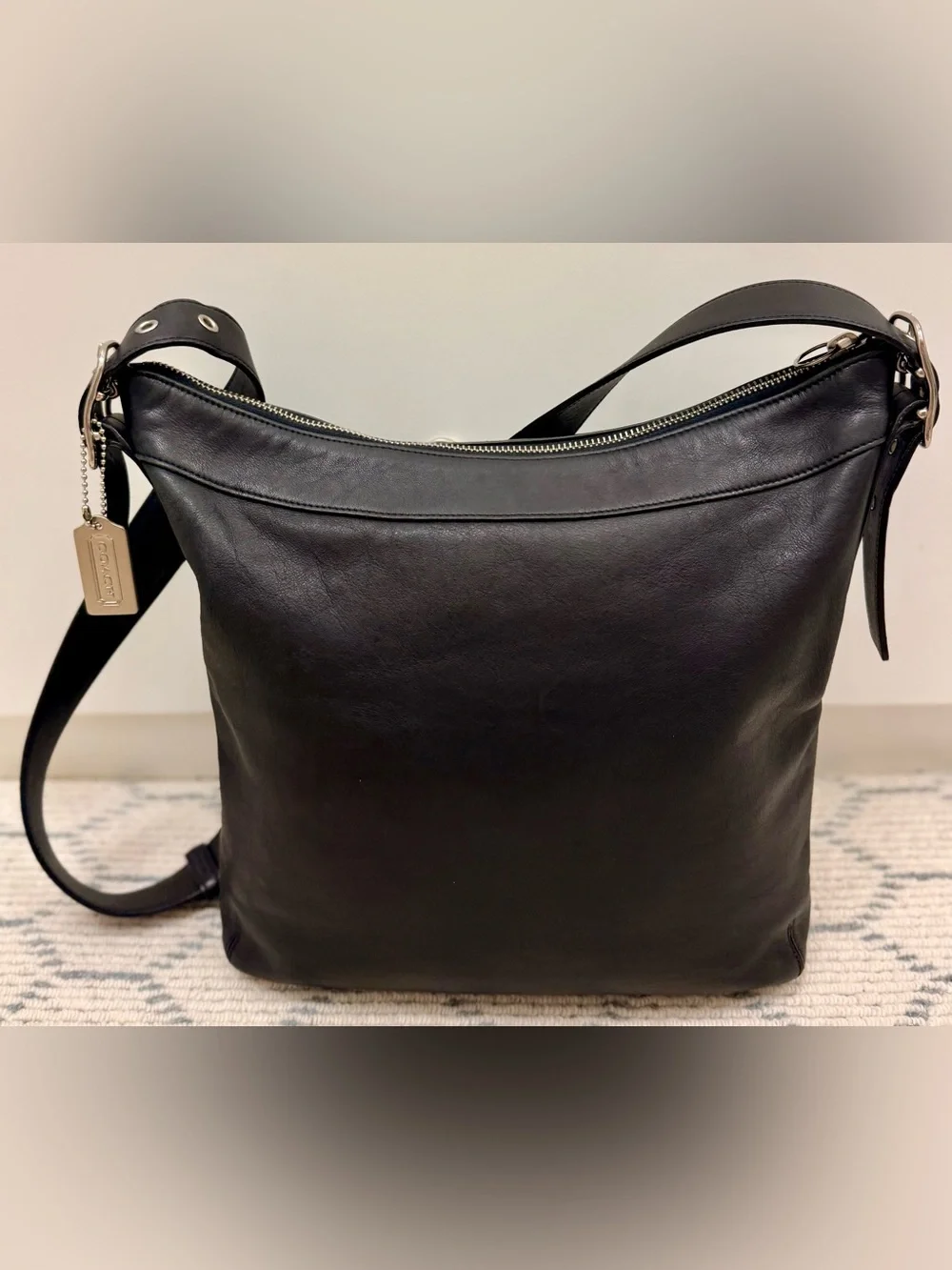 COACH Vintage Y2K Unisex Classic Black Leather Messenger Tote Crossbody Handbag